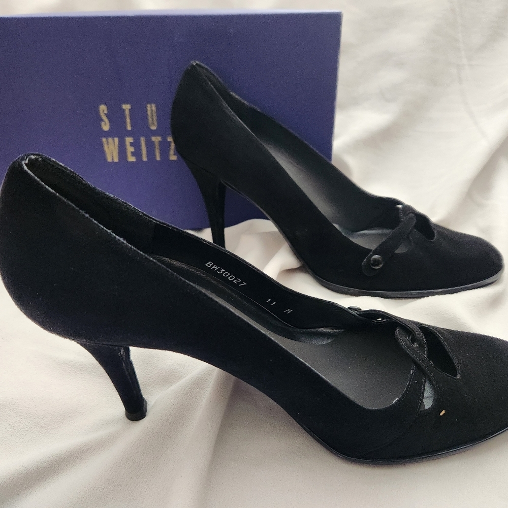 Stuart Weitzman Black Suede Pumps Size 11M w/Cut Out Top 4" Heels Orig $395